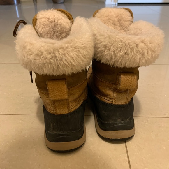 UGGS ADIRONDACK III BOOT - Picture 2 of 5